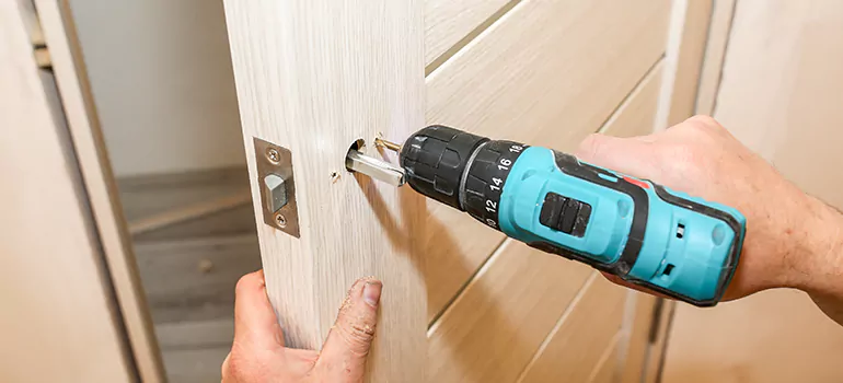 Old Door Knob Repair in Ocoee, FL