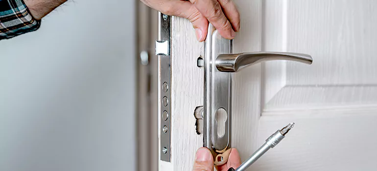 Front Door Knob Repair in Ocoee, FL
